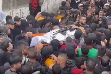 تشييع شهيد فلسطيني قضى اثناء تصديه لتوغل قوات الاحتلال الصهيوني في مخيم بلاطة بنابلس