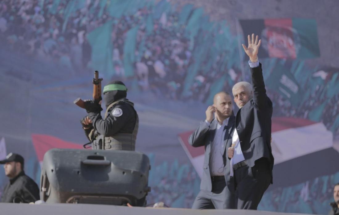 رئيس حركة حماس في غزة يحيى السنوار خلال مشاركته في مهرجان الذكرى ال35 لانطلاقة حركة حماس