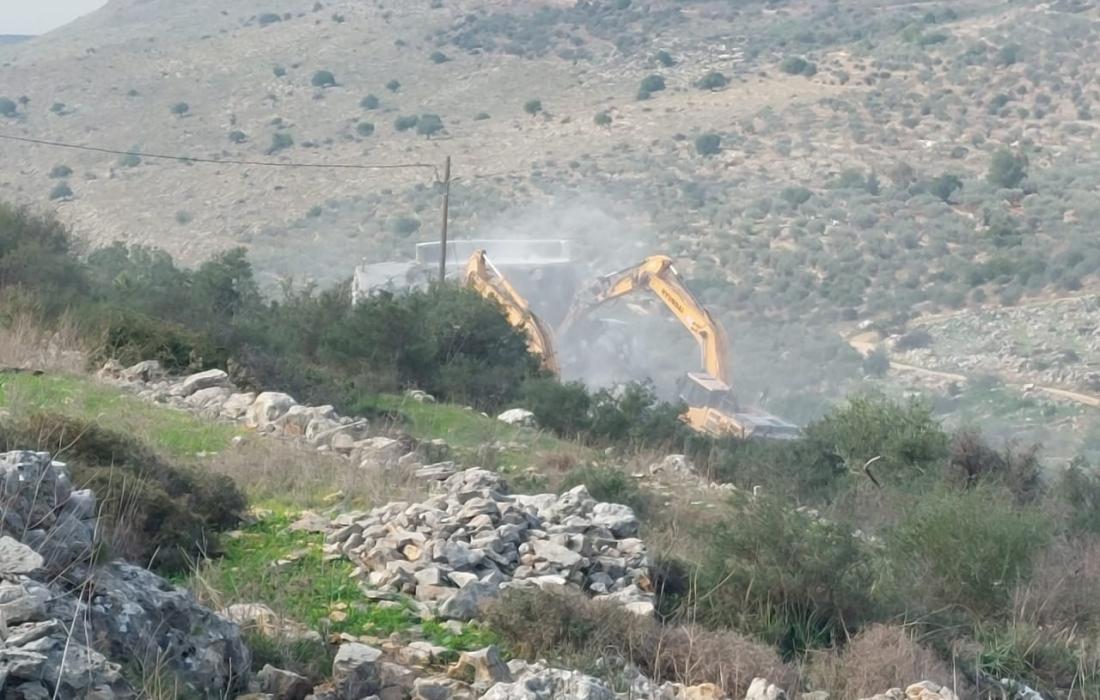 الاحتلال يهدم منزلاً غرب سلفيت 