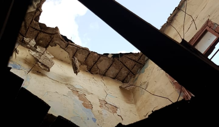 انهيار سقف منزل