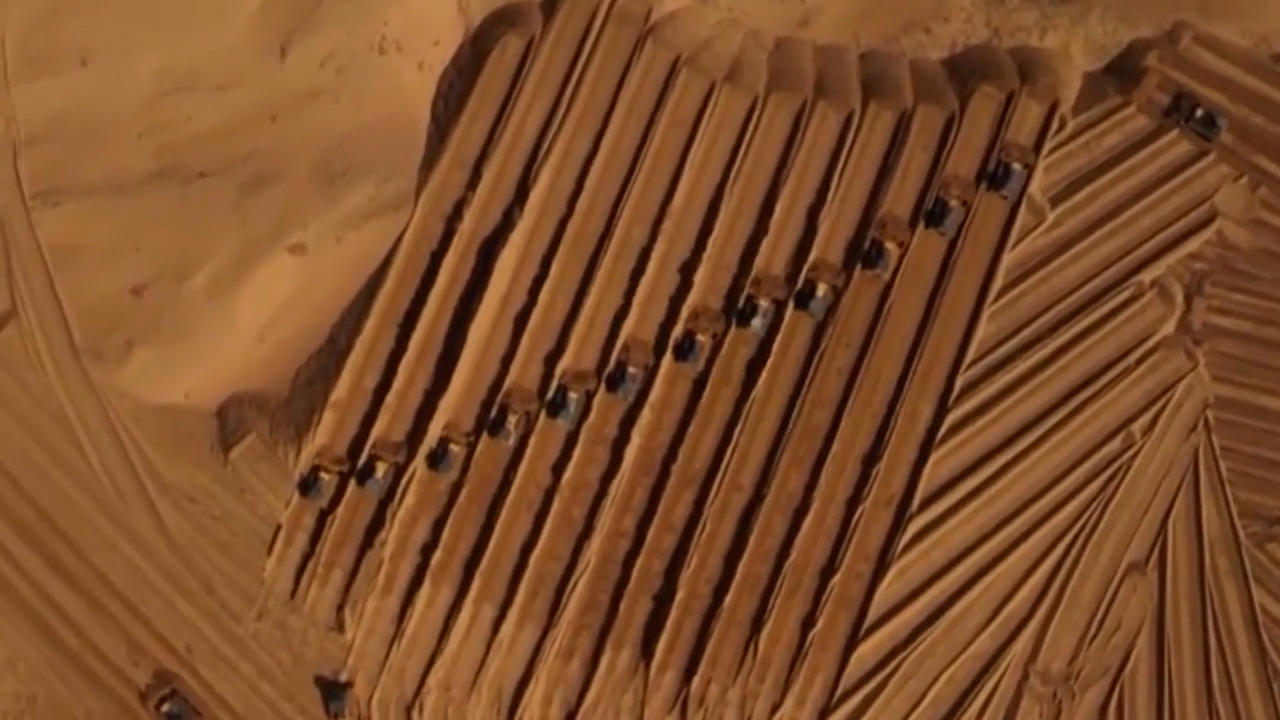 الصين بكين تبني أضخم محطة لتوليد الطاقة الخضراء في العالم مساحتها نحو 450 هكتاراً.00_00_13_11.Still001