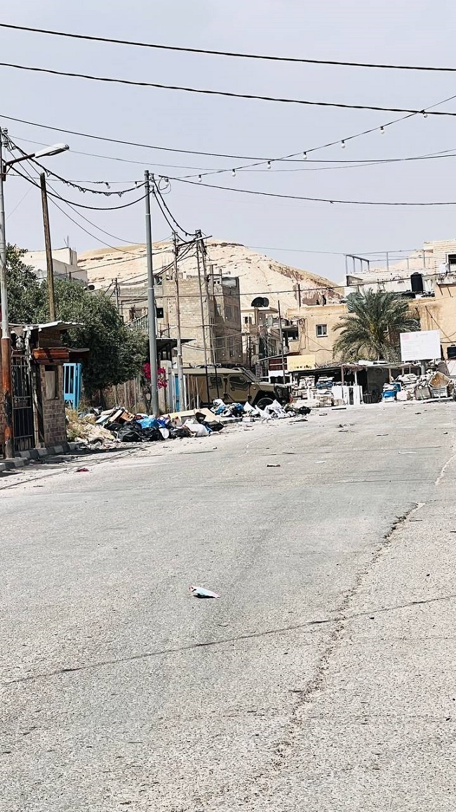 قوات الإحتلال الصهيوني تنشر قناصة على أسطح المنازل بمخيم عقبة جبر بأريحا