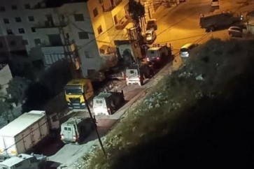 قوات الاحتلال تقتحم منزل منفذ عملية تل أبيب وتأخذ قياساته