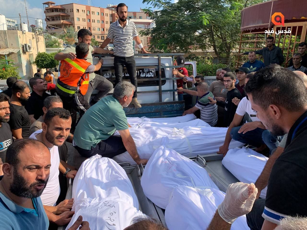 تشييع شهداء عائلة الأغا الذين ارتقوا جراء قصف الاحتلال وسط خانيونس جنوبي القطاع
