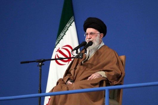  <a href="https://www.almanar.com.lb/13279609">الامام الخامنئي: ليعلم الأمريكيون أنهم لن يجنوا شيئاً من خلال إطلاق التهديدات</a>