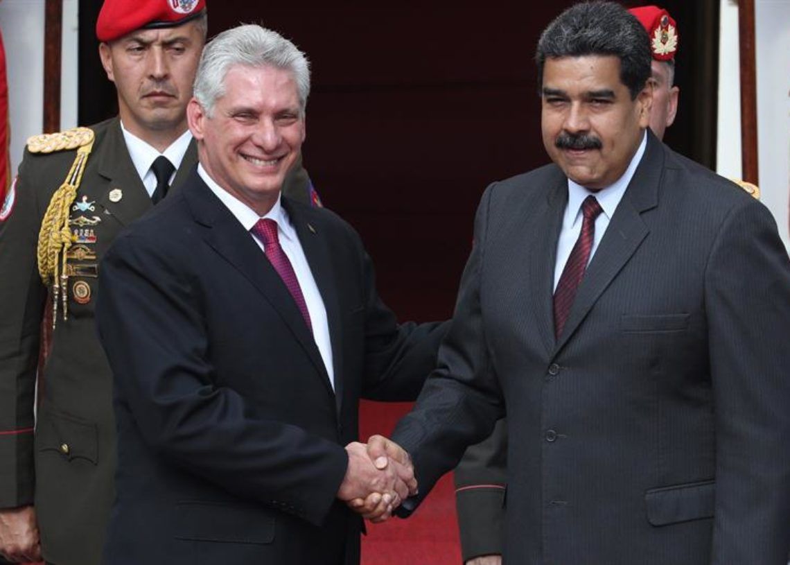 الرئيس الكوبي يدعو دول أميركا اللاتينية إلى «رصّ الصفوف» عقب اختطاف مادورو