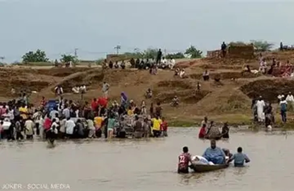 فاجعة في نهر النيل. . غرق عبارة تحمل أكثر من 27 شخصا شمالي السودان –