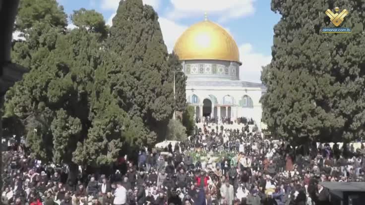 عشرات الآلاف يؤدون صلاة الجمعة الثانية من رمضان في المسجد الأقصى رغم تشديدات الاحتلال