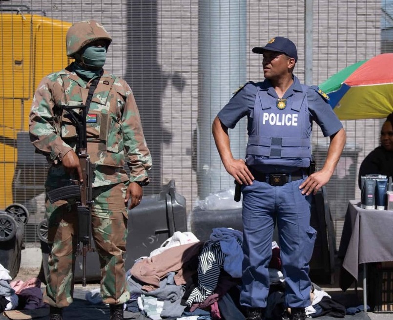 17 قتيلاً و15 جريحاً بإطلاق نار داخل مقهى في جنوب إفريقيا