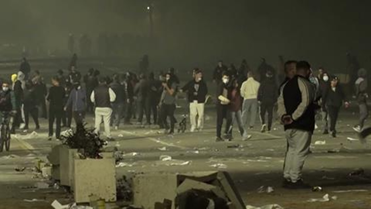 ألبانيا | احتجاجات عنيفة تمتد من تيرانا إلى مدن أصغر ومطالبات باستقالة رئيس الوزراء